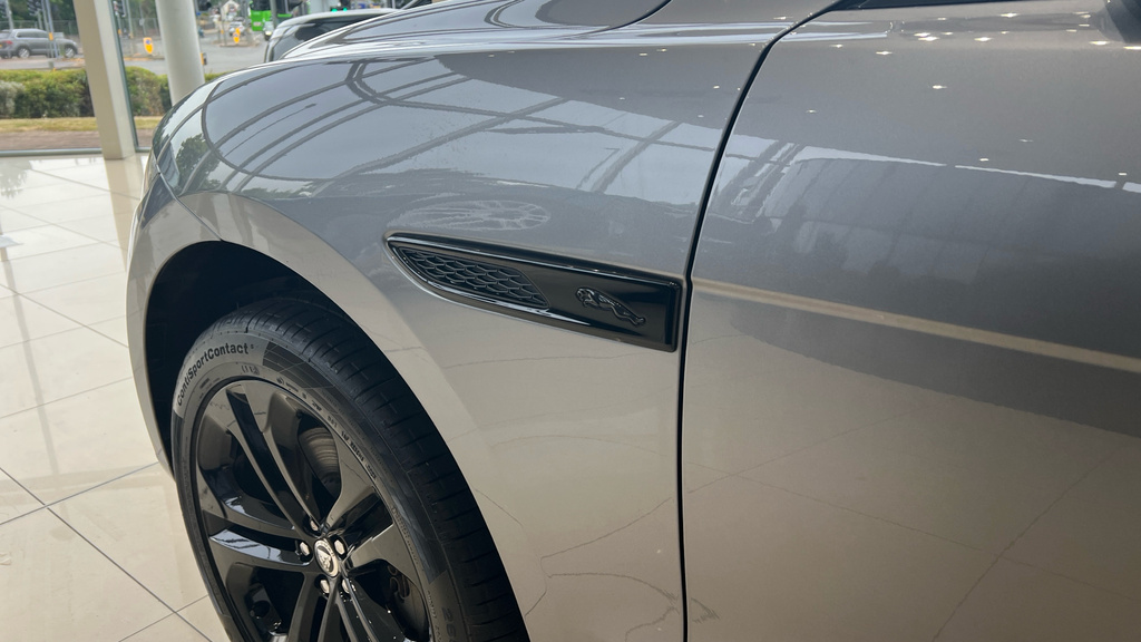 Jaguar F-Pace 2.0 D200 R-dynamic Se Black Awd Blue #31