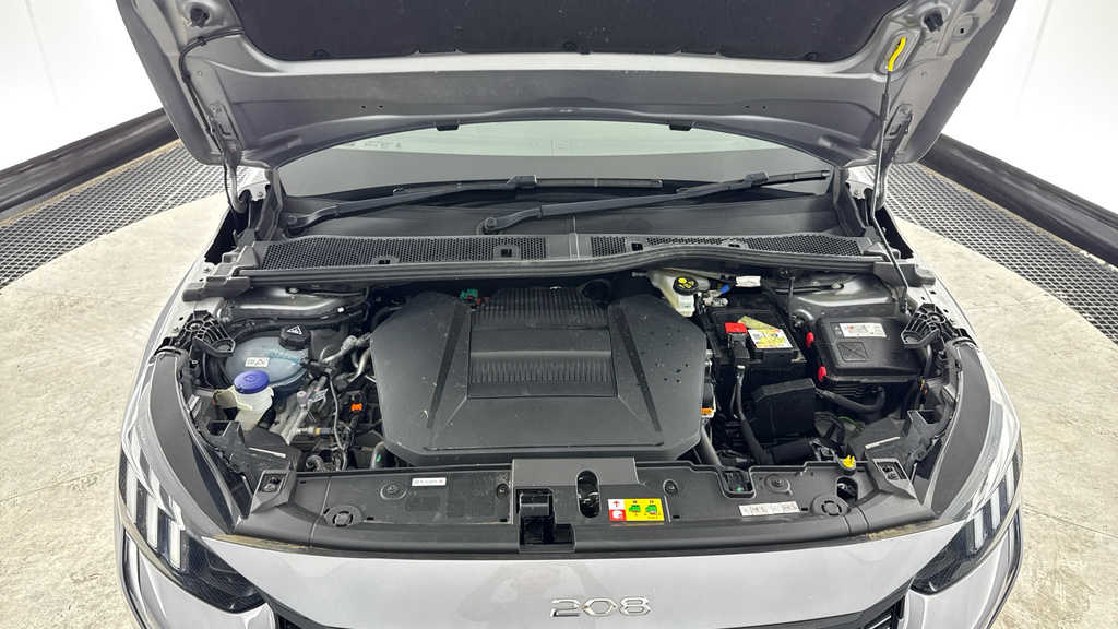 Peugeot e-208 Hatchback Black #16