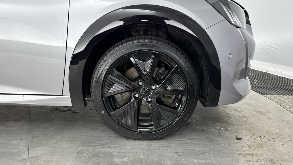 Peugeot e-208 Hatchback Black #18