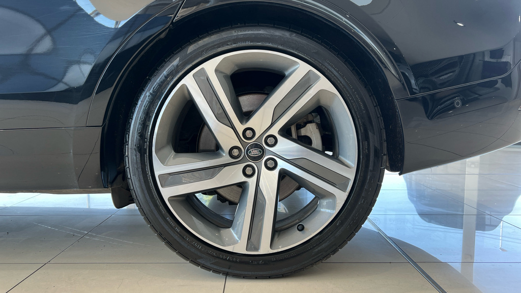 Land Rover Discovery Dynamic Se Red #17