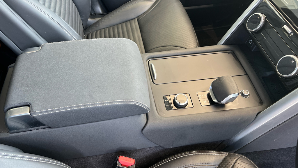 Land Rover Discovery Dynamic Se Red #43