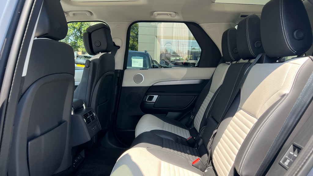 Land Rover Discovery Dynamic Hse Red #13