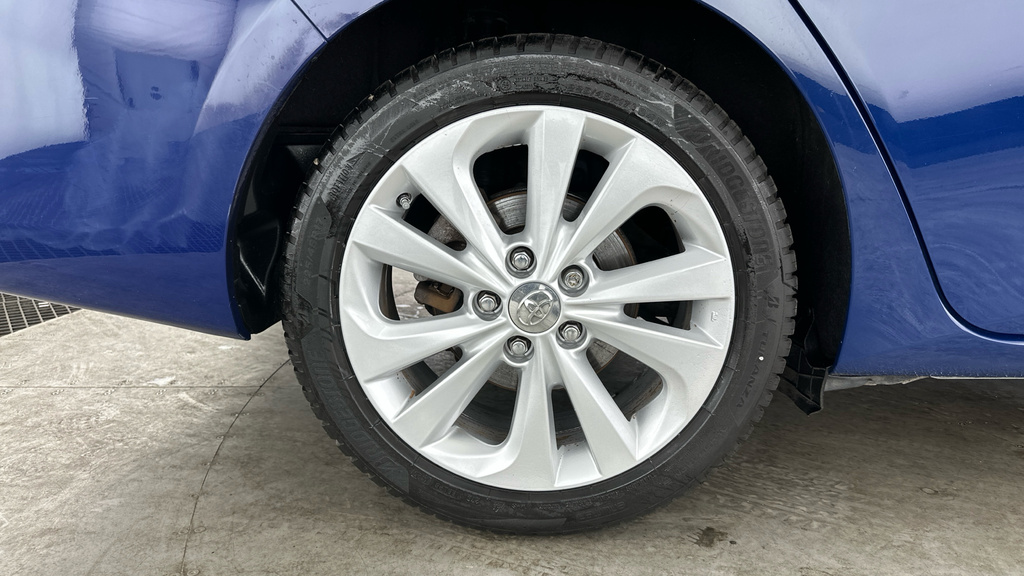 Toyota Auris Icon Tech White #26