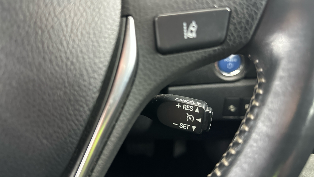 Toyota Auris Icon Tech White #10