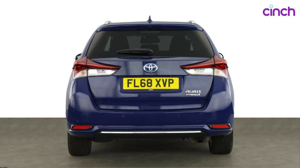 Toyota Auris Icon Tech White #4