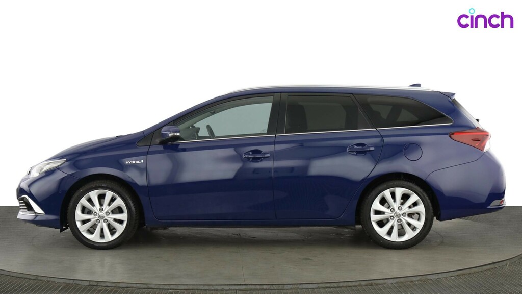 Toyota Auris Icon Tech White #6