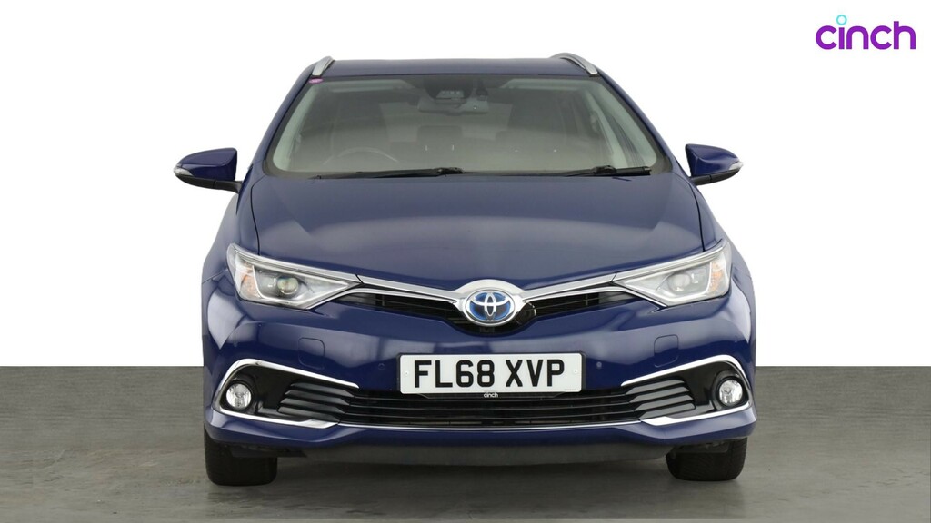 Toyota Auris Icon Tech White #8