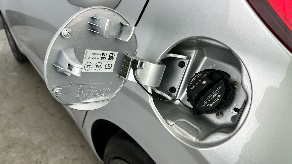 Hyundai I10 Hatchback Black #25