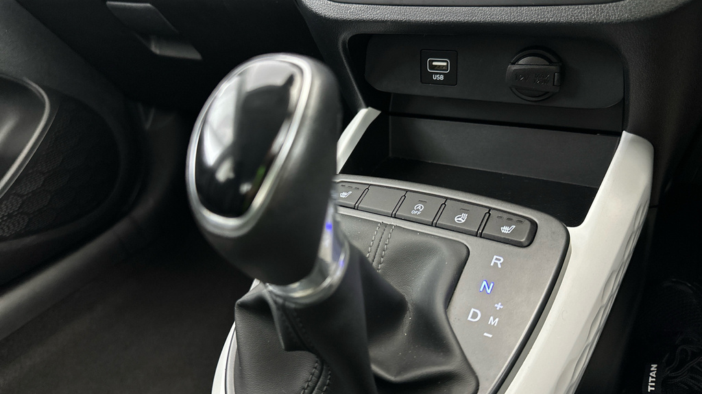 Hyundai I10 Hatchback Black #17