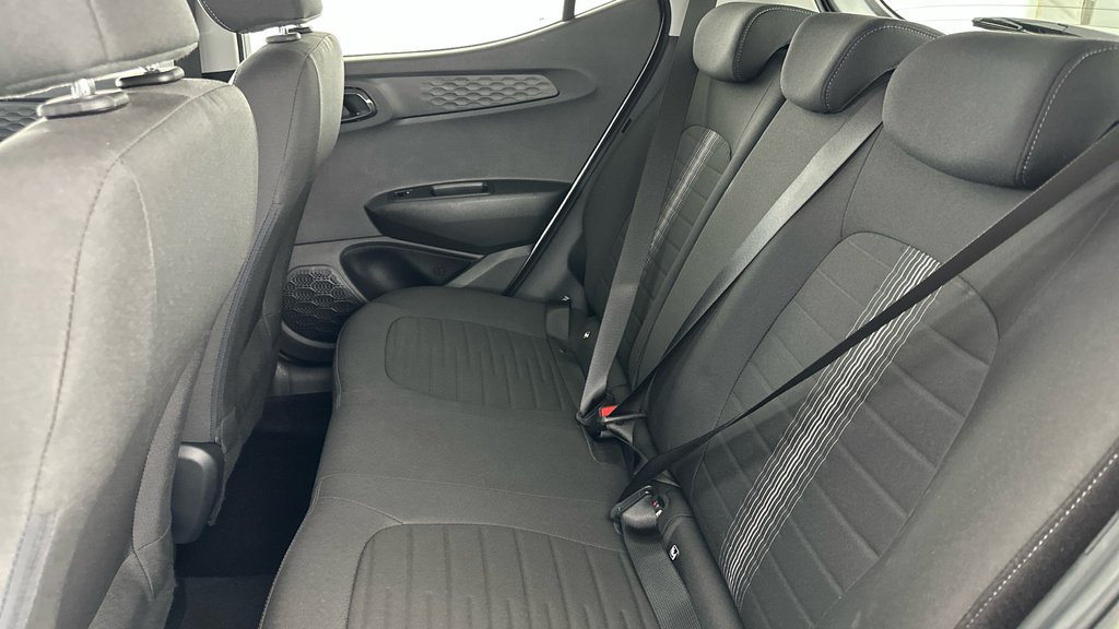 Hyundai I10 Hatchback Black #19