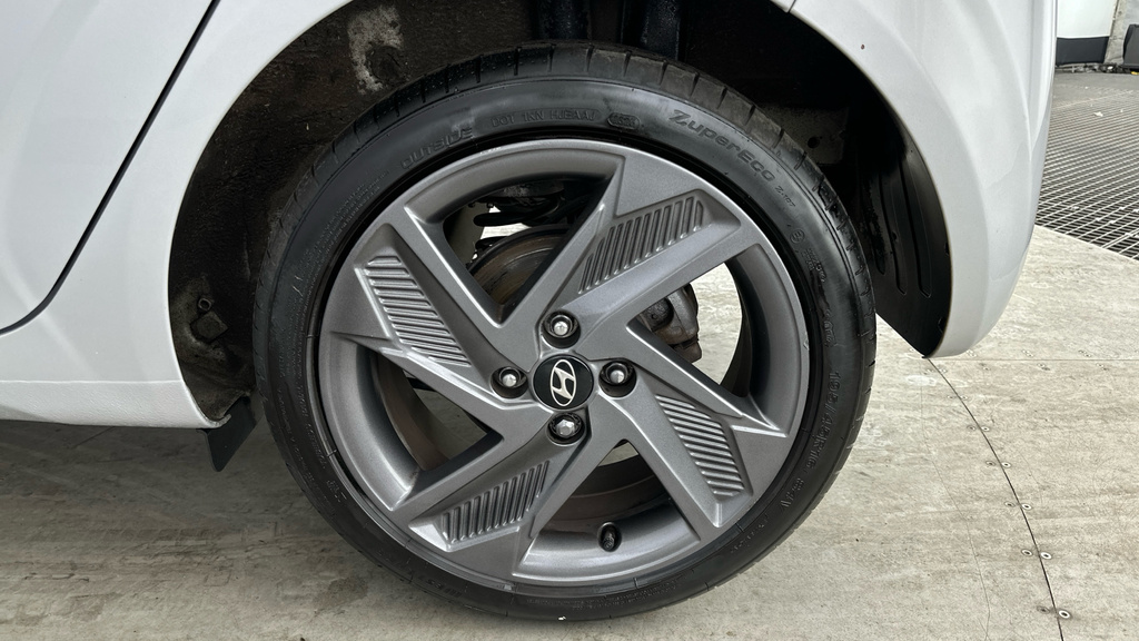 Hyundai I10 Hatchback Black #22