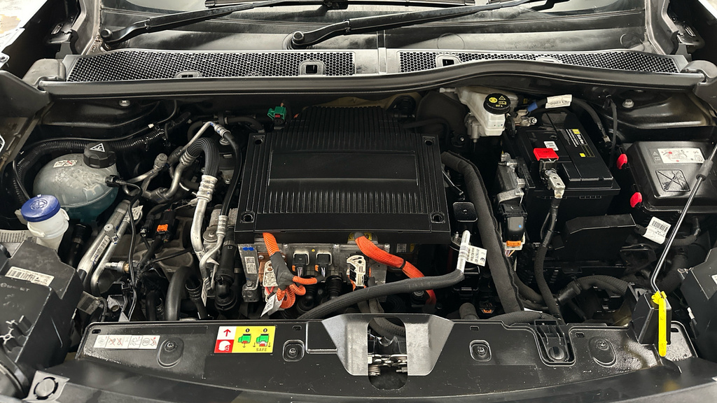 Peugeot e-2008 Gt Grey #25