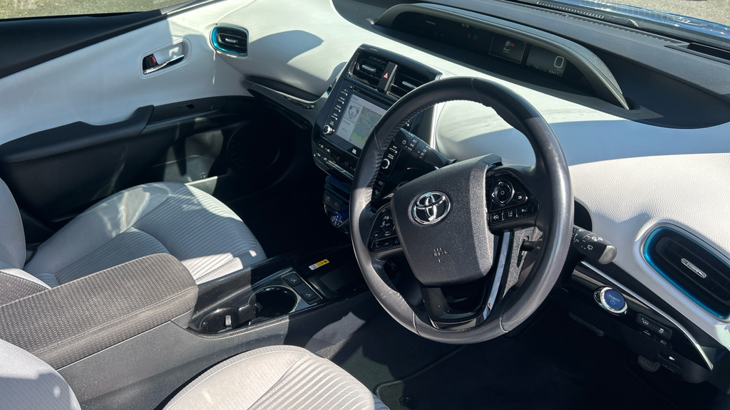 Toyota Prius+ Excel Red #9