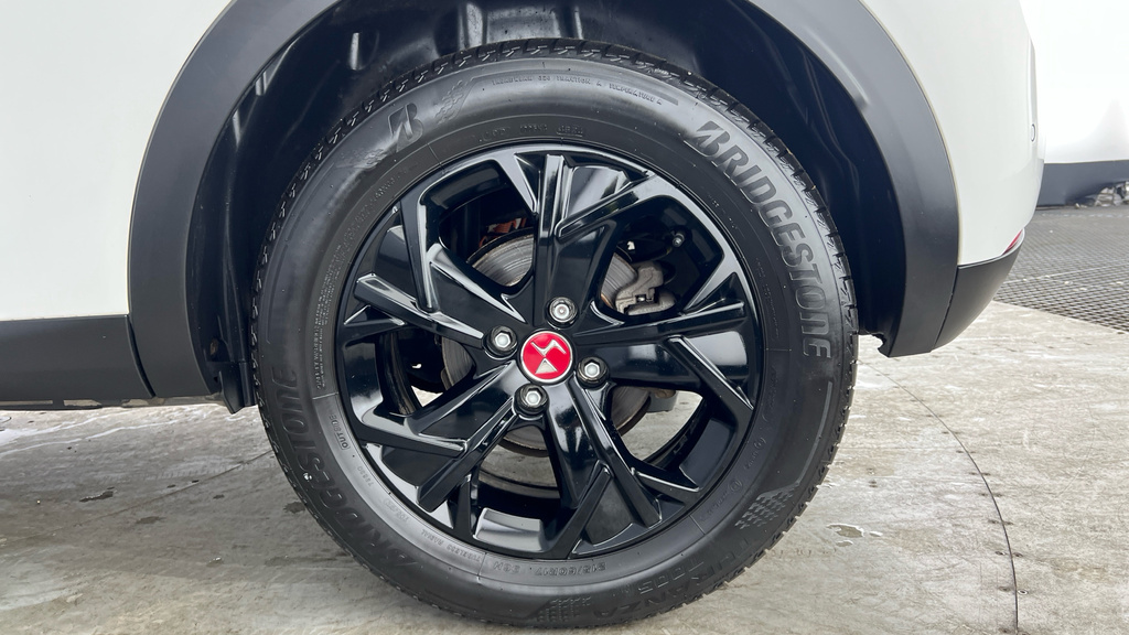 DS DS 3 Crossback 1.2 Puretech Performance Line Crossback Petr Grey #29