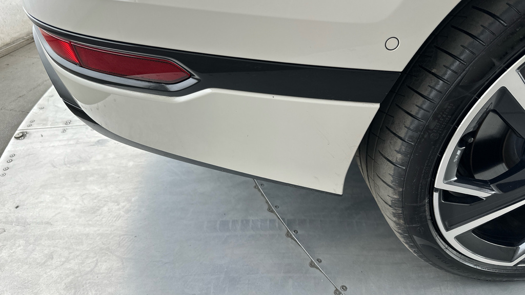 Audi A6 Avant Avant Launch Edition E-tron Performance 270,00 Kw White #3