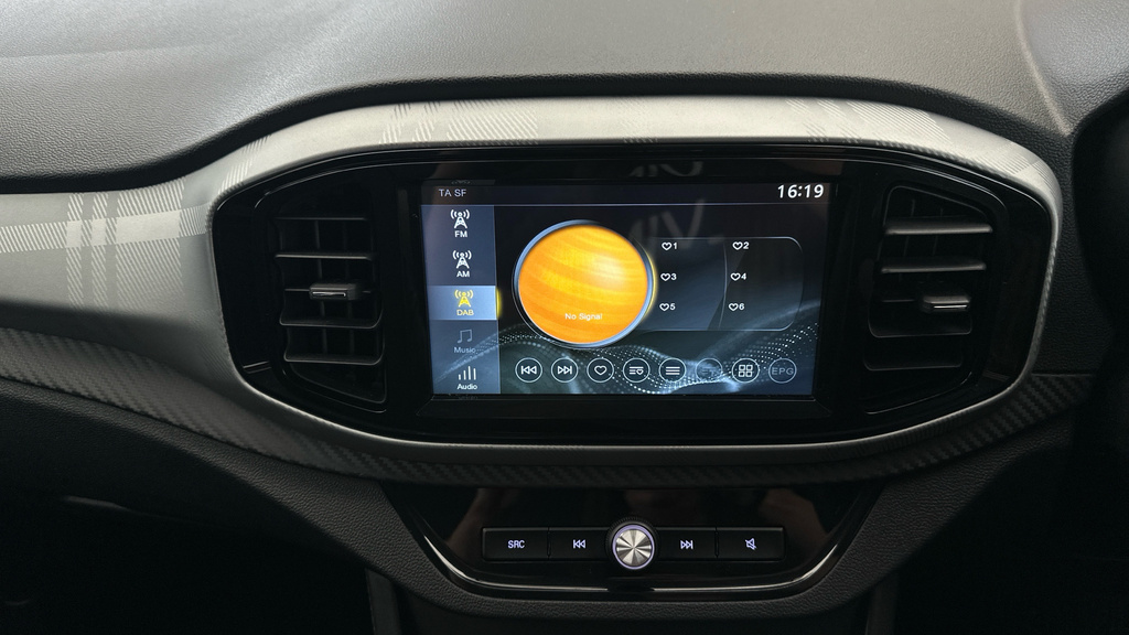MG MG3 Exclusive Nav 1.5 Silver #14