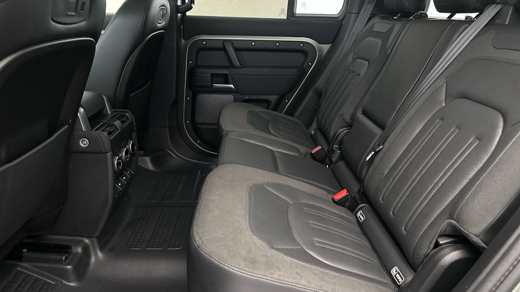 Land Rover Defender Defender First Edition D Green #23
