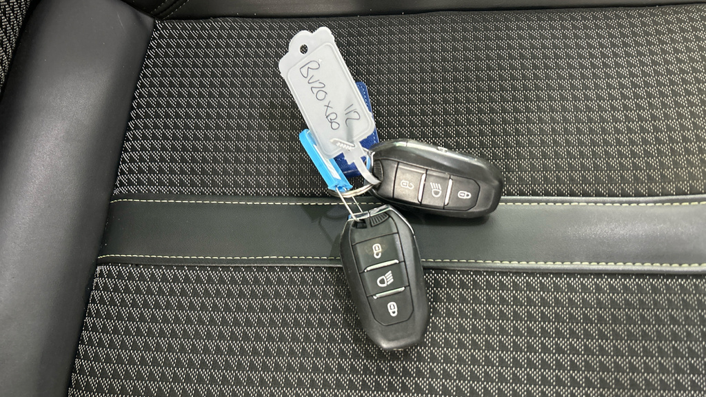 Peugeot e-2008 Gt Line Blue #31
