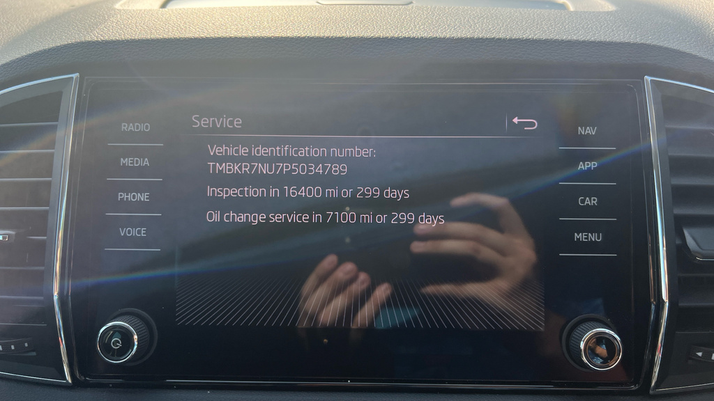 Skoda Karoq Suv White #29