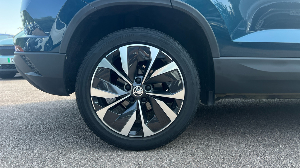 Skoda Karoq Suv White #27