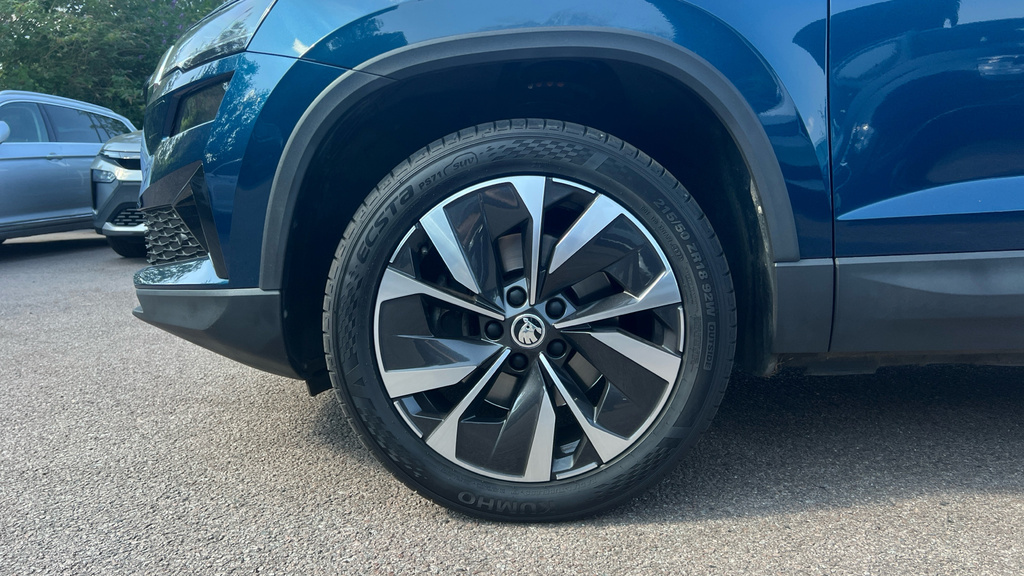 Skoda Karoq Suv White #26