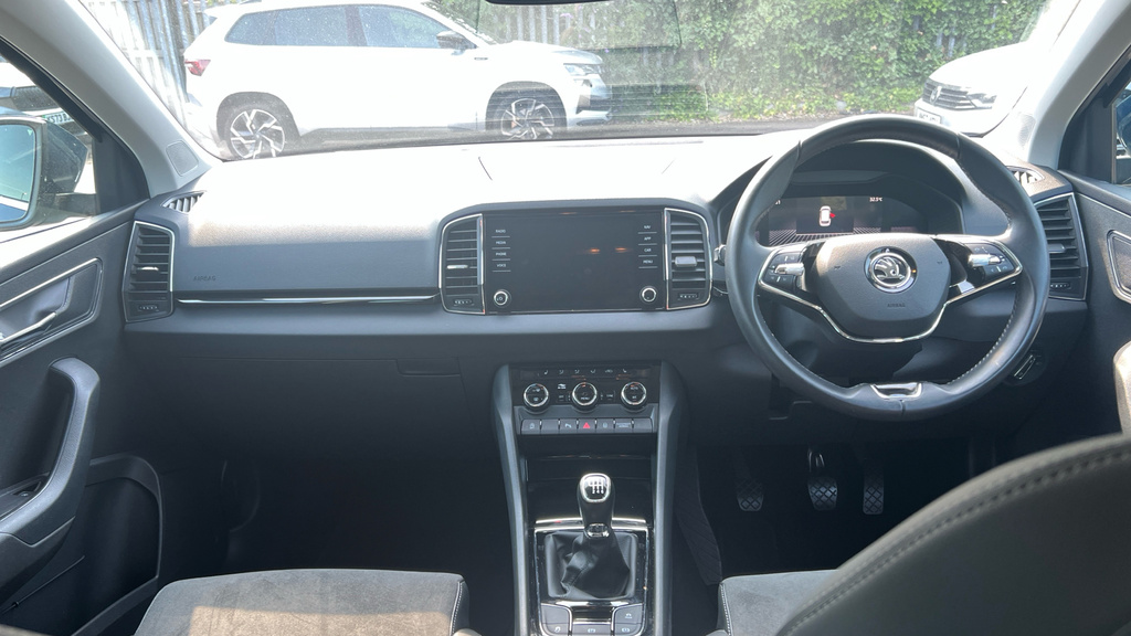 Skoda Karoq Suv White #13