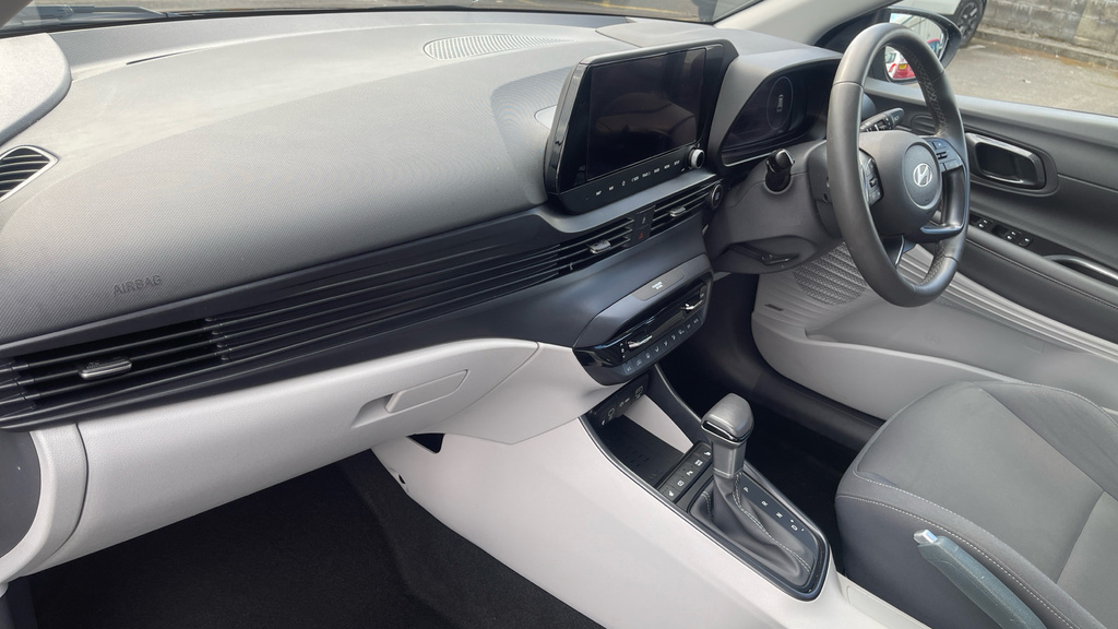 Hyundai Bayon Ultimate White #14