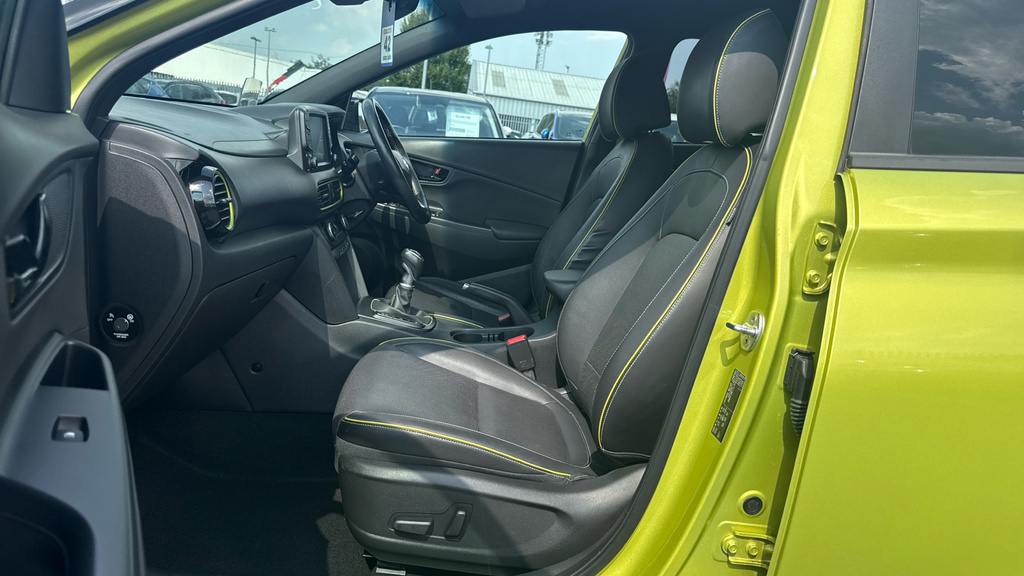Hyundai Kona Black #10