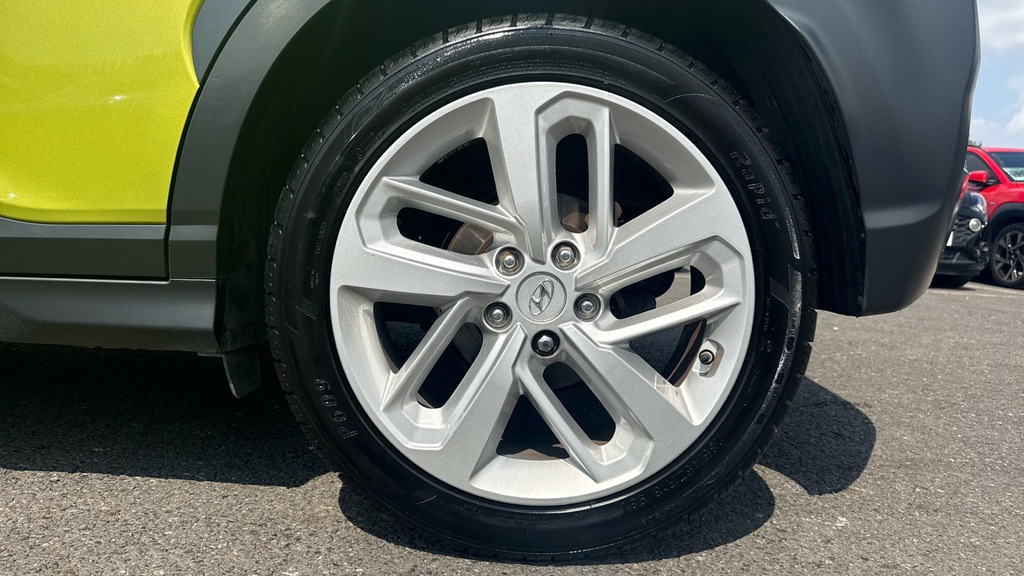 Hyundai Kona Black #18