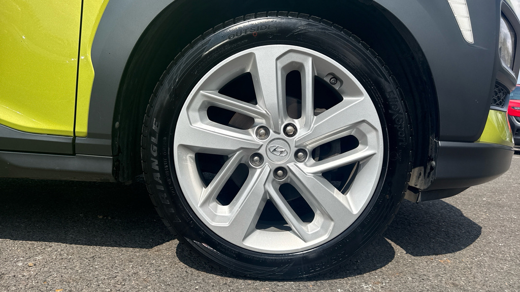 Hyundai Kona Black #20