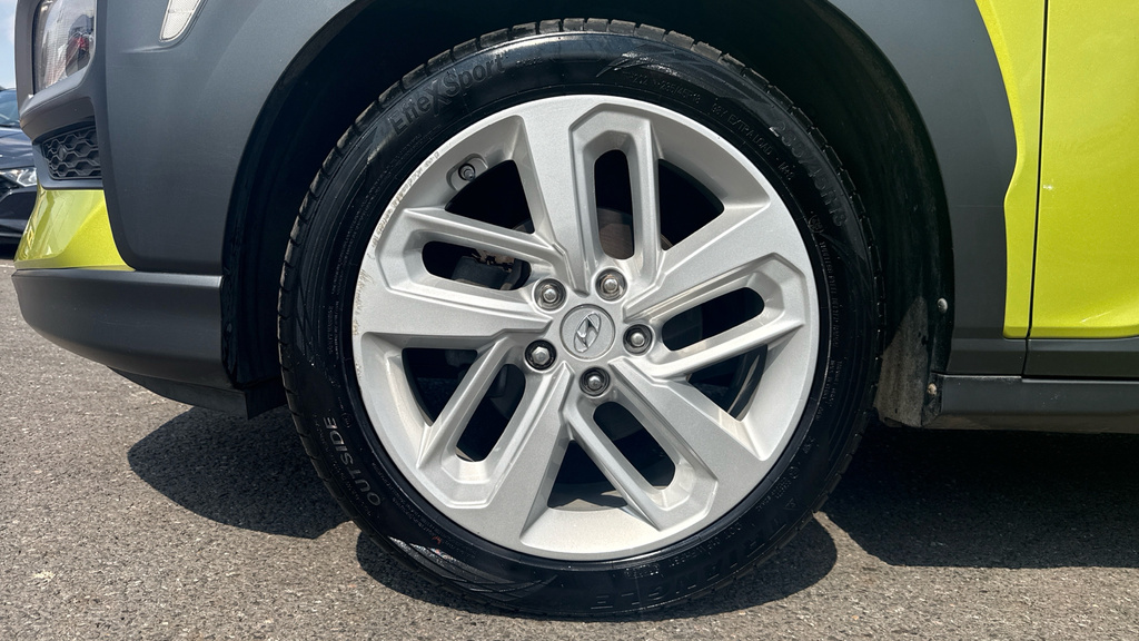 Hyundai Kona Black #17