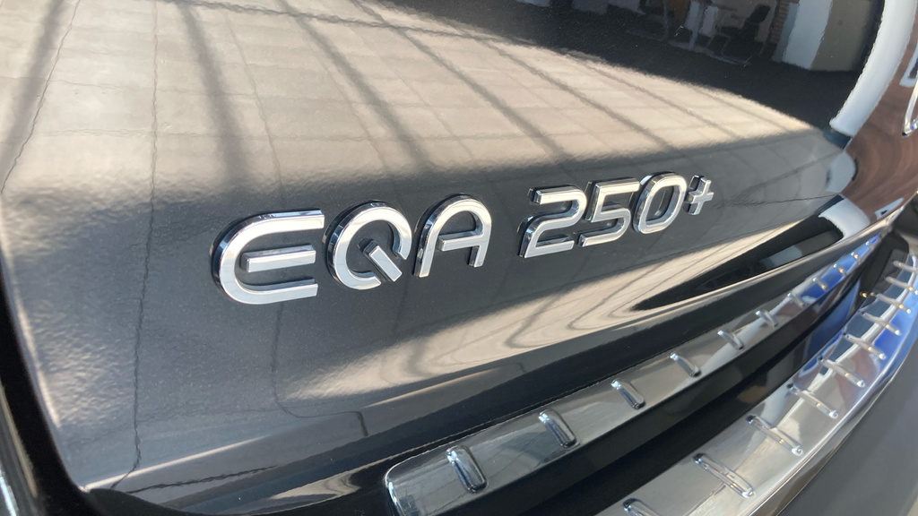 Mercedes-Benz EQA Amg Line Black #26