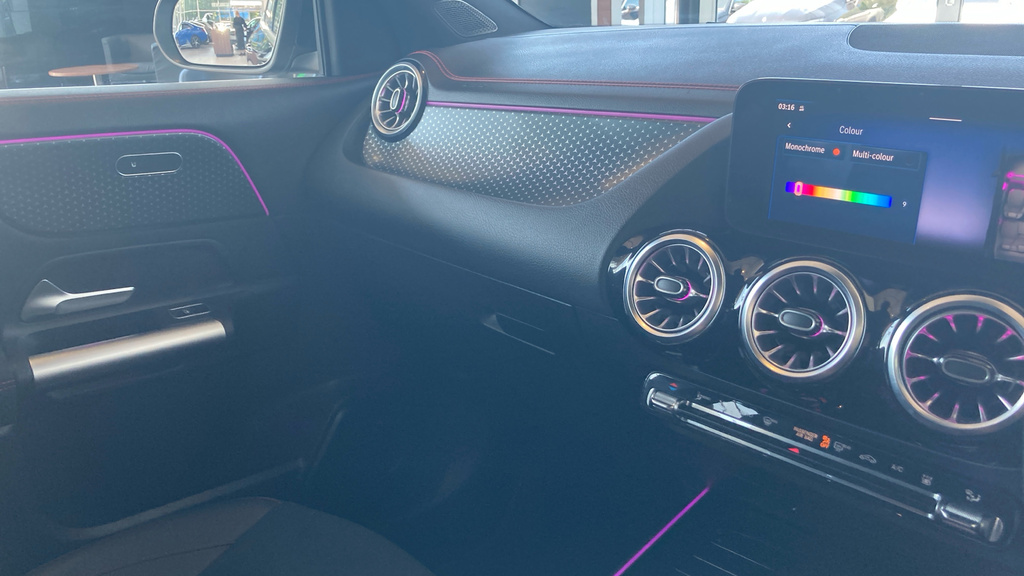 Mercedes-Benz EQA Amg Line Black #47