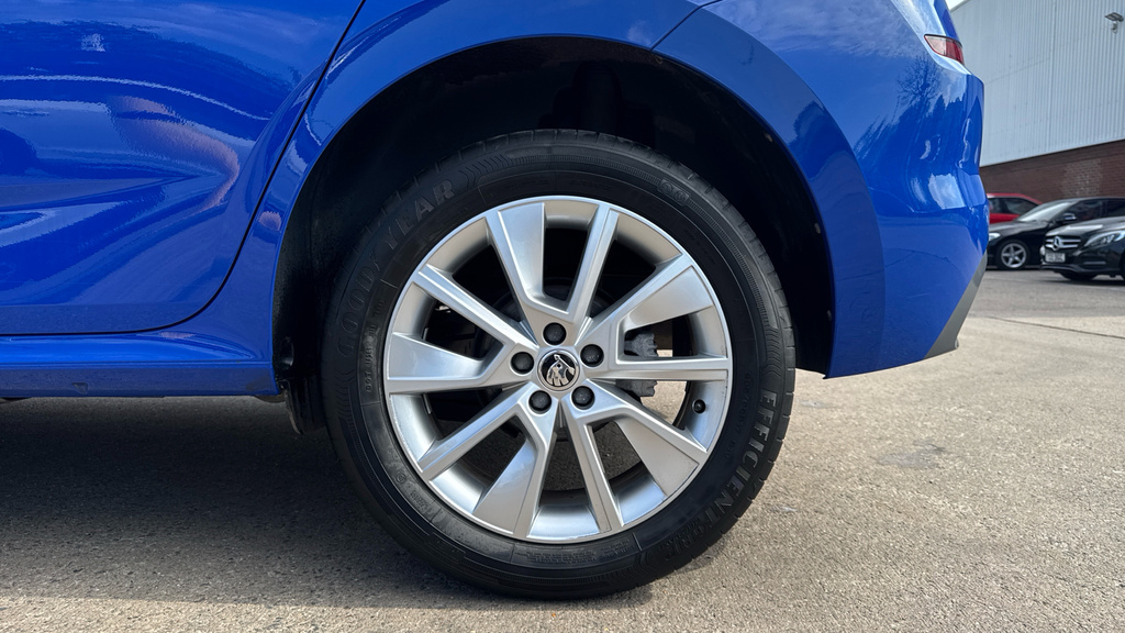 Skoda Kamiq Se Edition Blue #18