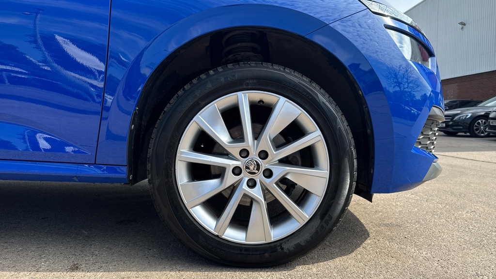 Skoda Kamiq Se Edition Blue #20
