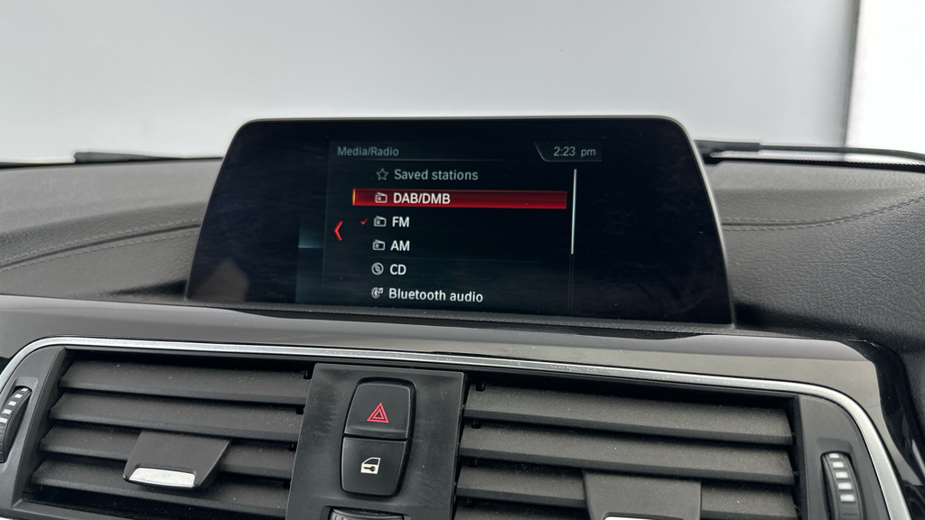BMW 3 Series Se White #15