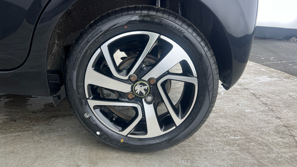 Peugeot 108 Active Black #24