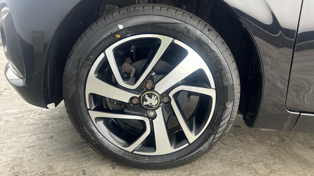 Peugeot 108 Active Black #23