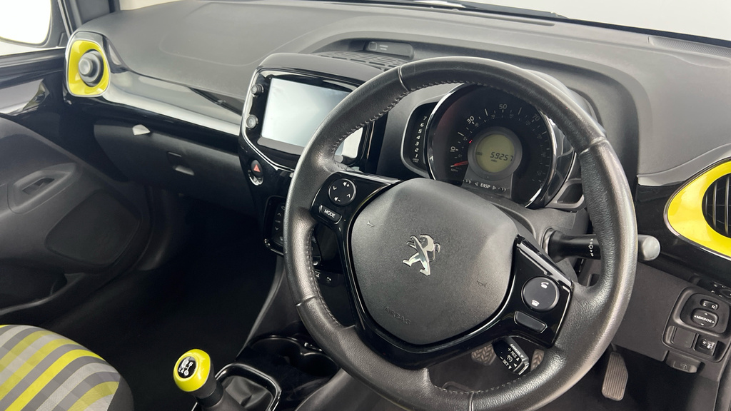 Peugeot 108 Active Black #9