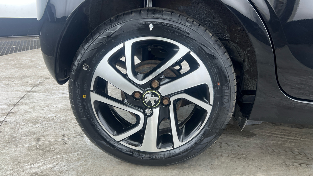 Peugeot 108 Active Black #25