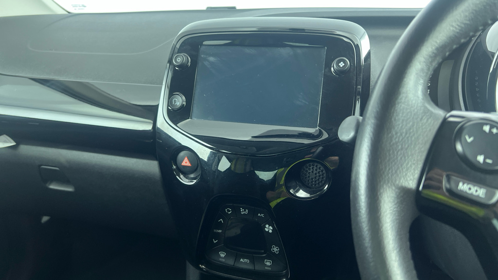 Peugeot 108 Active Black #18
