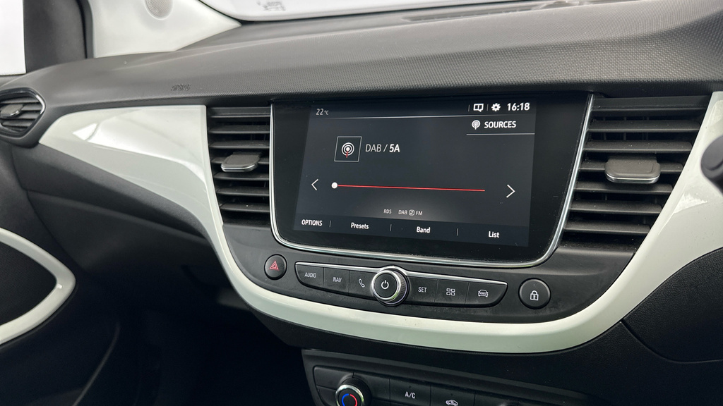 Vauxhall Crossland X Elite White #15