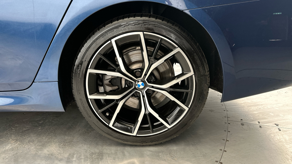 BMW 5 Series Saloon Grey #25