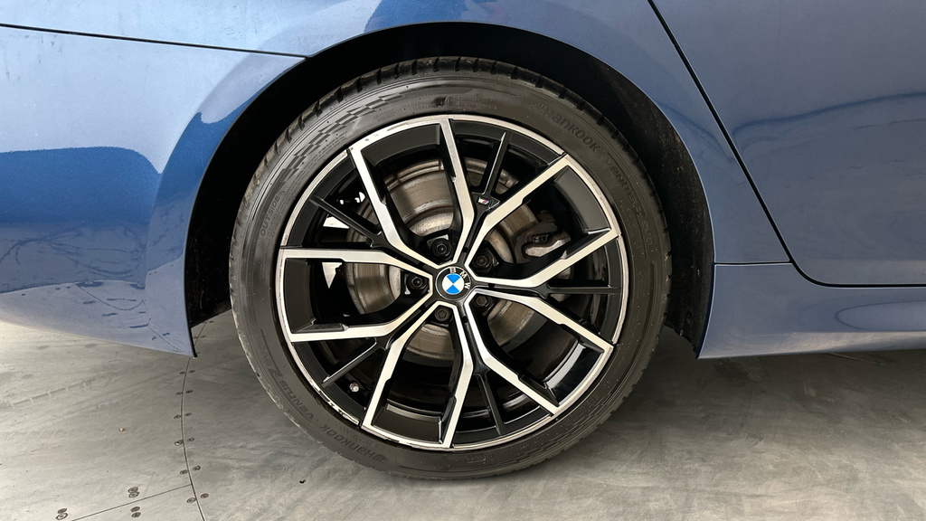 BMW 5 Series Saloon Grey #26