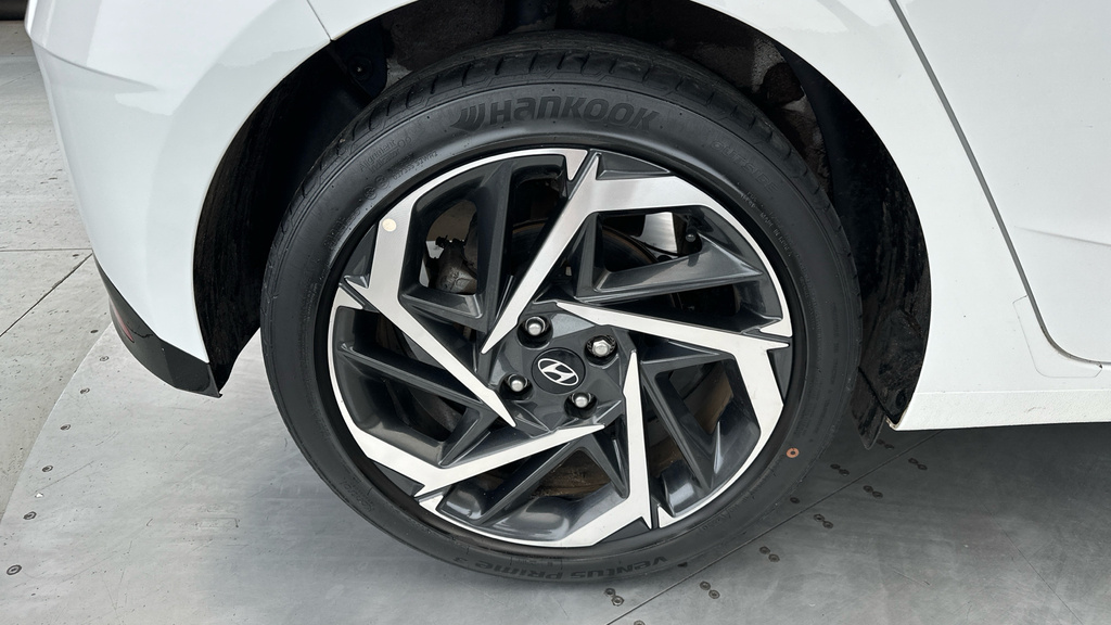 Hyundai I20 Ultimate White #28