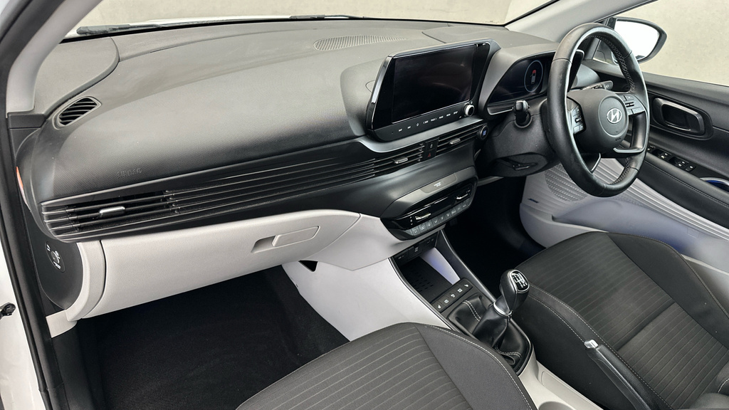 Hyundai I20 Ultimate White #11