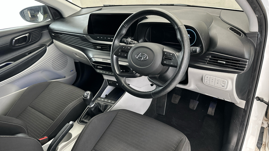 Hyundai I20 Ultimate White #10