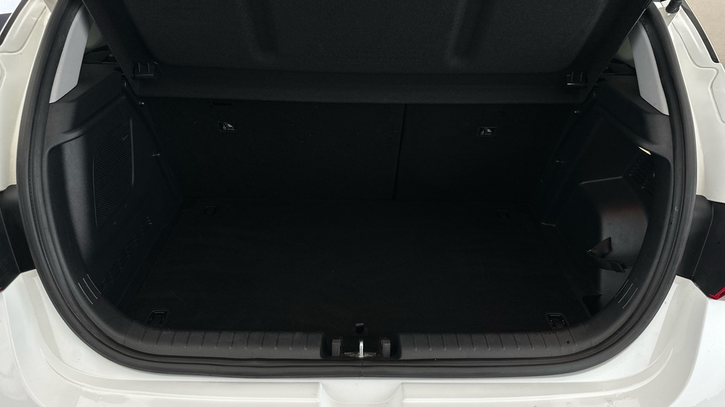 Hyundai I20 Ultimate White #24