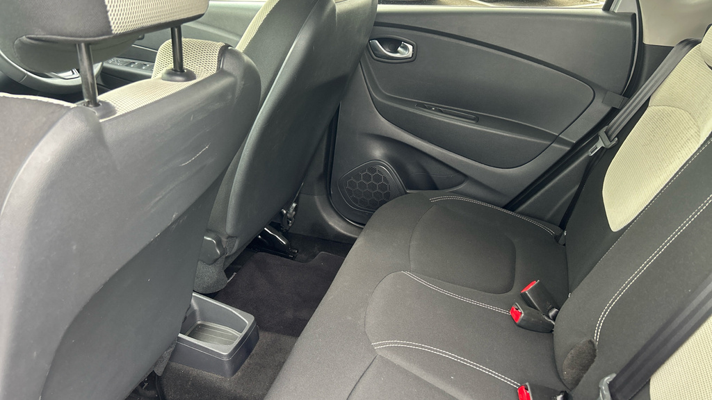 Renault Captur 0.9 Tce 90 Play Red #14