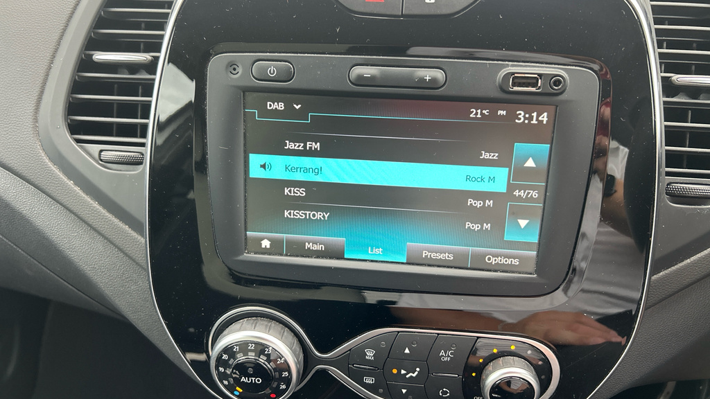 Renault Captur 0.9 Tce 90 Play Red #33